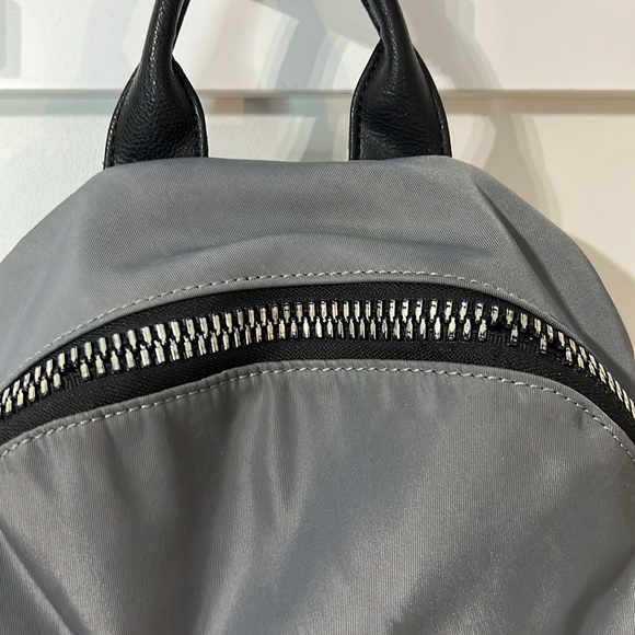 Roots 73 Chelsea Backpack - Picture 3 of 8